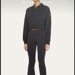 Alo yoga cropped henley - black